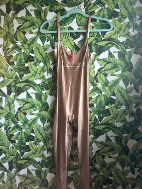 Shapewear Bodysuit in Champagne — SPANX